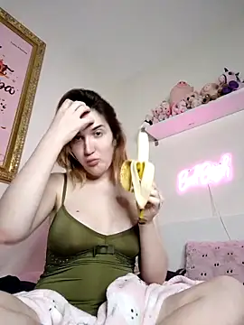 Icy  Diamond online show from September 2025 09:43:02 PM