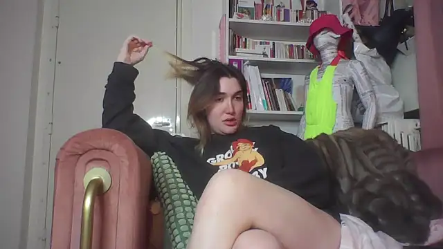 Icy  Diamond online show from December 2025 07:07:02 AM