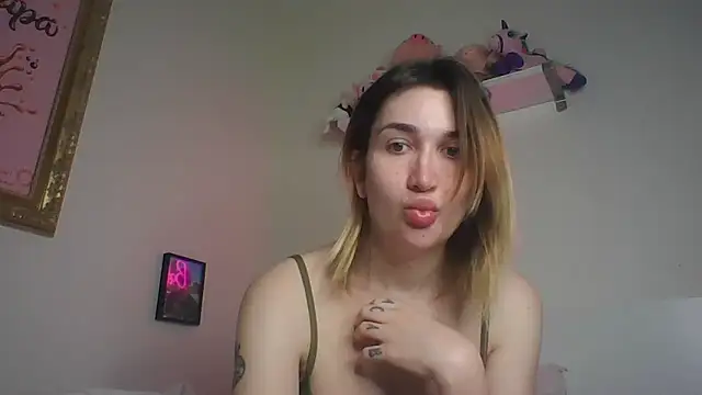 Icy  Diamond online show from September 2025 10:32:02 PM