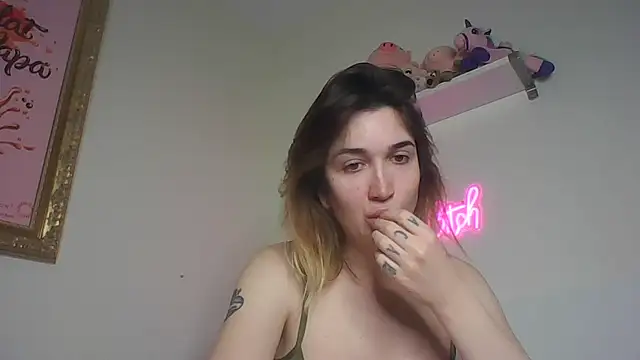 Icy  Diamond online show from September 2025 08:04:02 PM