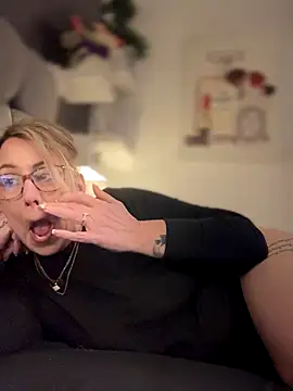 blondebitch2 online show from January 2026 06:01:01 PM