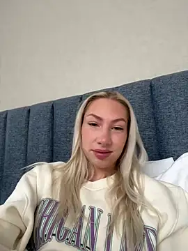 LuisaBecker online show from December 2024 06:20:01 AM