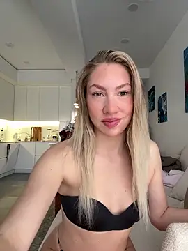 LuisaBecker online show from March 2026 12:55:01 PM