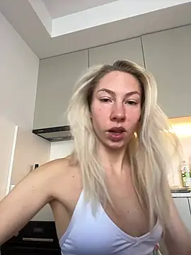 LuisaBecker online show from January 2025 08:18:02 AM