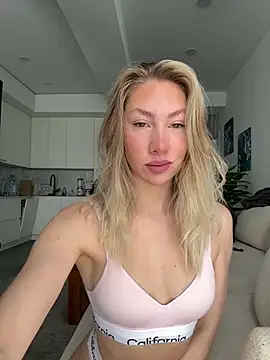 LuisaBecker online show from March 2026 09:44:02 AM