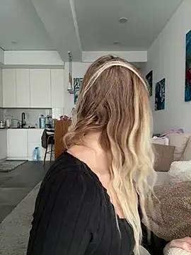 LuisaBecker online show from January 2026 10:30:02 AM