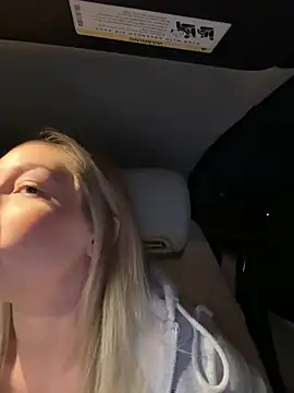 LuisaBecker online show from February 2026 08:19:01 PM