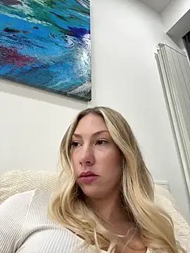 LuisaBecker online show from December 2025 01:50:01 PM