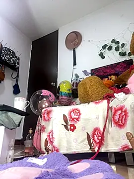 Atenea168 online show from October 2025 09:18:02 PM