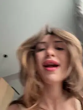 mollyyank online show from March 2026 12:17:02 PM