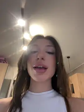 mollyyank online show from February 2025 01:20:01 PM