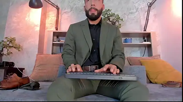 bruno woods online show from December 2025 04:24:02 PM