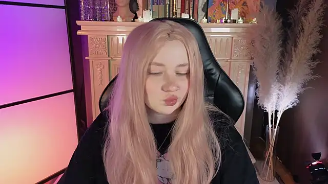 carolina elf online show from March 2026 05:31:02 AM