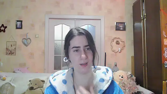 INELIKA online show from November 2025 09:04:01 PM