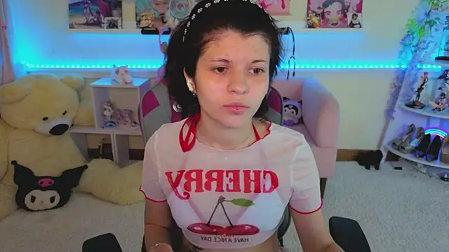 Snapshot of Katya_Zaitseva chatting on June 2026 06:17:01 PM Katya Zaitseva online show from June 2026 06:17:01 PM