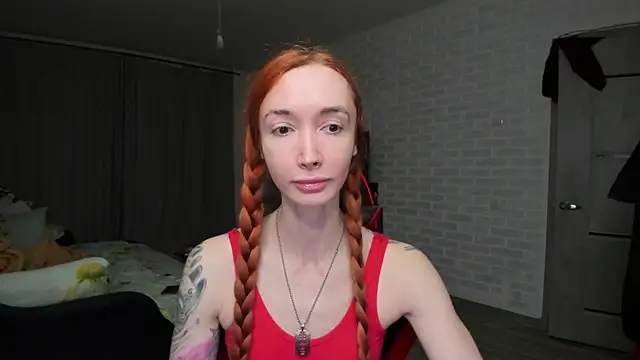 Snapshot of Roxy_Silver chatting on December 2025 06:45:01 PM Roxy Silver online show from December 2025 06:45:01 PM