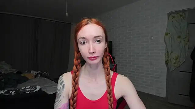 Roxy Silver online show from December 2025 04:05:02 PM