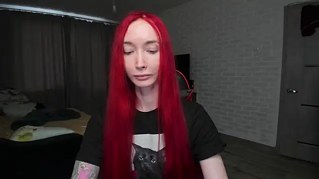 Snapshot of Roxy_Silver chatting on February 2026 11:43:02 AM Roxy Silver online show from February 2026 11:43:02 AM