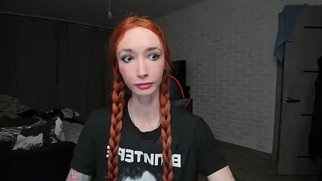 Roxy Silver online show from November 2025 08:12:01 PM