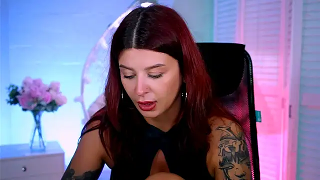 Snapshot of NicoleMun chatting on November 2025 12:31:01 PM NicoleMun online show from November 2025 12:31:01 PM