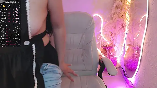 ViolettaHotLatin  online show from November 2025 12:39:01 PM