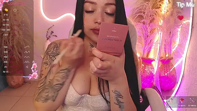 ViolettaHotLatin  online show from May 2026 12:43:02 PM