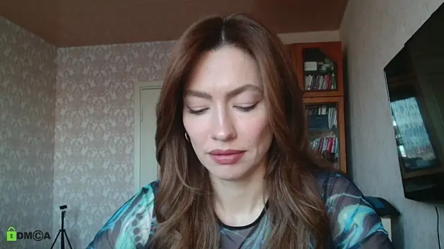 alicia spicy online show from October 2025 04:56:01 AM