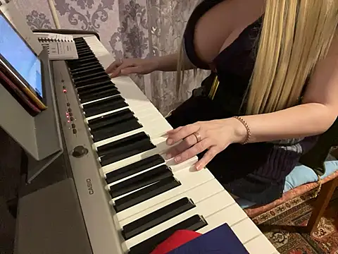 mila von tease online show from December 2024 06:28:01 PM