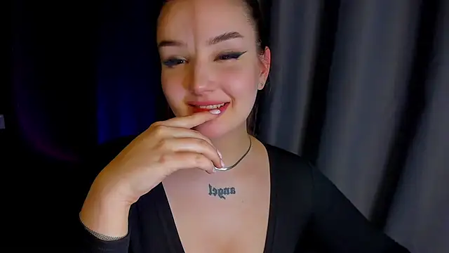 Snapshot of little_m0use chatting on February 2025 12:28:01 AM little m0use online show from February 2025 12:28:01 AM