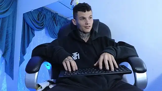 Stuart Boy  online show from February 2025 07:21:01 AM
