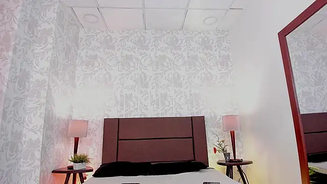 xenia golden online show from November 2025 02:39:02 PM