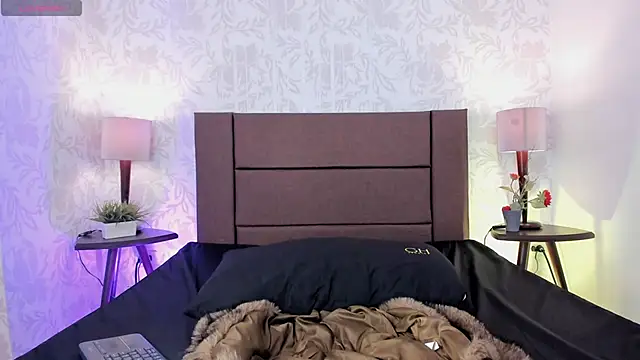 xenia golden online show from October 2025 01:02:01 PM