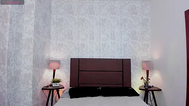 xenia golden online show from November 2025 01:47:01 PM