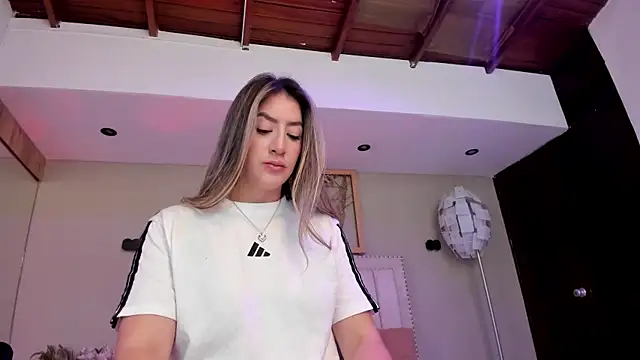  AlejaCruz  online show from April 2026 05:52:02 PM