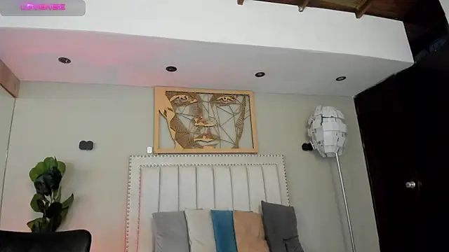Snapshot of _AlejaCruz_ chatting on July 2026 08:00:01 PM AlejaCruz online show from July 2026 08:00:01 PM