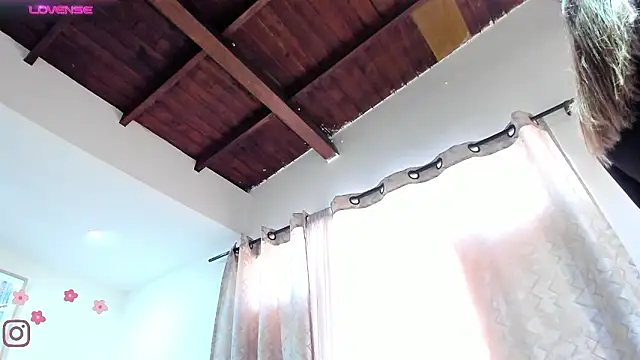  AlejaCruz  online show from February 2026 06:19:01 PM