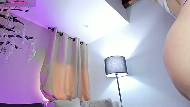  AlejaCruz  online show from February 2026 09:14:01 PM