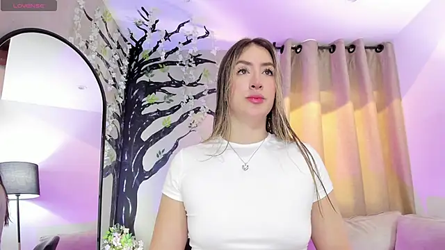 Snapshot of _AlejaCruz_ chatting on May 2026 05:10:01 PM AlejaCruz online show from May 2026 05:10:01 PM