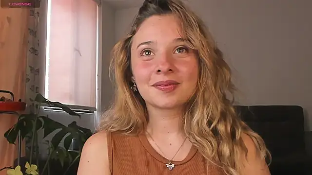 Sophy Bunny online show from March 2025 07:49:02 PM