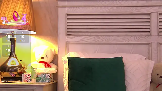 GinaMence online show from October 2025 05:36:02 PM