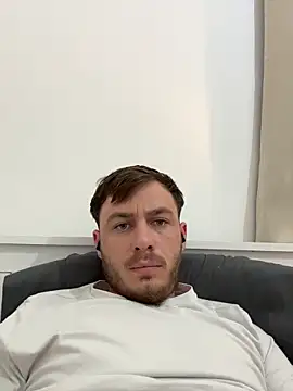 Julian128 online show from November 2025 04:54:01 PM