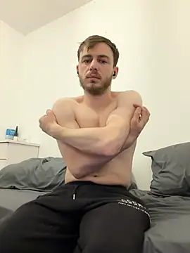 Julian128 online show from March 2026 07:27:02 PM