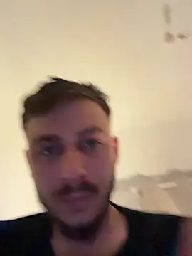 Julian128 online show from November 2025 09:59:02 PM