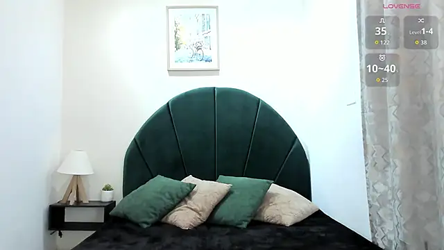  LaraMom  online show from February 2026 12:40:01 PM