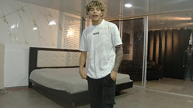 Snapshot of Boysgang_sex chatting on May 2026 11:18:01 AM Boysgang sex online show from May 2026 11:18:01 AM