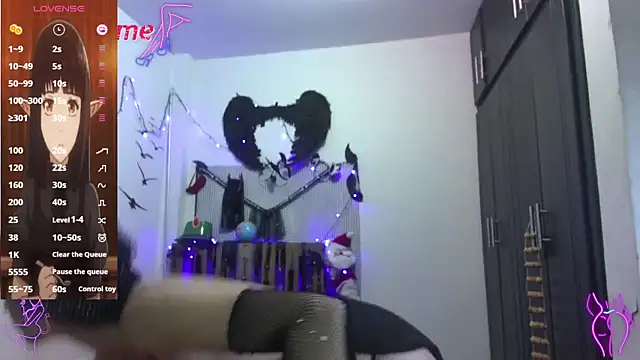  Hanna white  online show from November 2025 10:36:01 PM