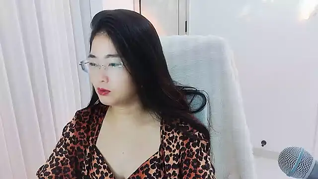 Snapshot of Floor_oo chatting on September 2025 02:53:02 PM Floor oo online show from September 2025 02:53:02 PM
