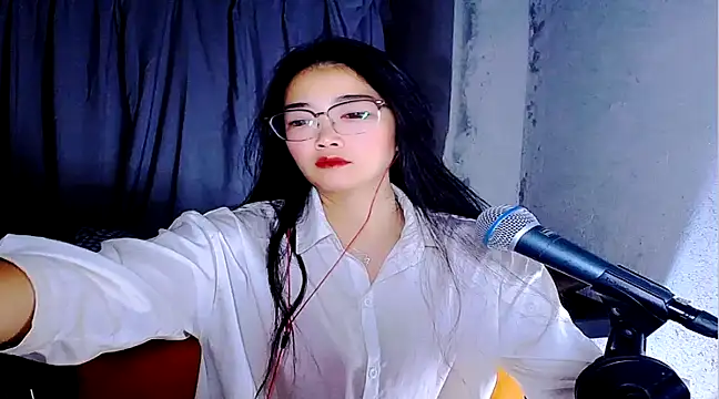 Snapshot of Floor_oo chatting on February 2025 10:32:01 PM Floor oo online show from February 2025 10:32:01 PM