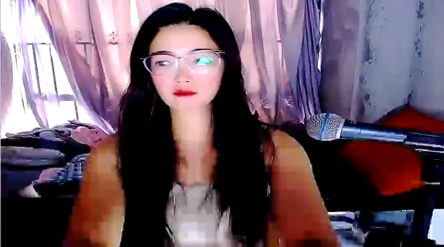 Snapshot of Floor_oo chatting on February 2025 12:57:01 AM Floor oo online show from February 2025 12:57:01 AM