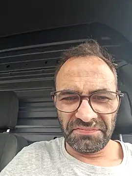 robertilevis online show from May 2026 11:06:01 AM